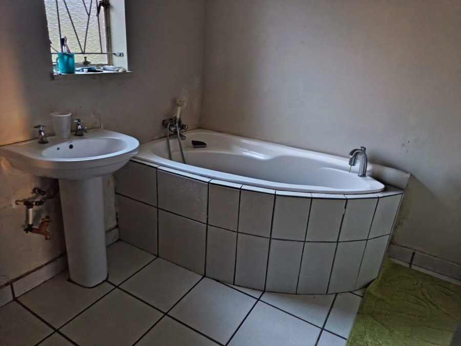 3 Bedroom Property for Sale in Van Riebeeck Hoogte Eastern Cape